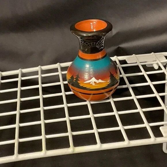 Small Native American Navajo Pottery Hand-Painted Vase Vessel Signed 2.5” - Picture 2 of 8